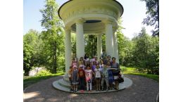 Беседка в усадьбе Остафьево